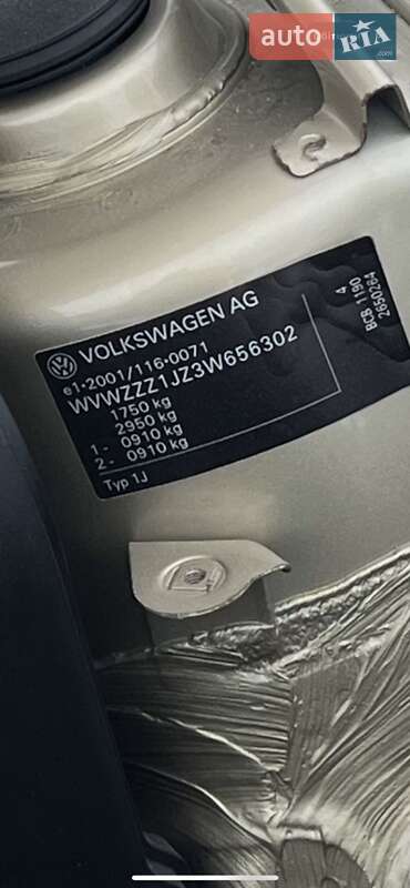 Хетчбек Volkswagen Golf 2003 в Красилові