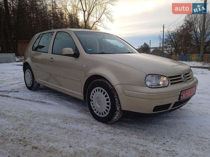 Хетчбек Volkswagen Golf 2003 в Красилові