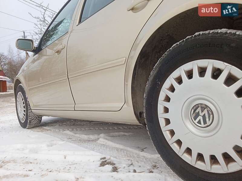 Хетчбек Volkswagen Golf 2003 в Красилові