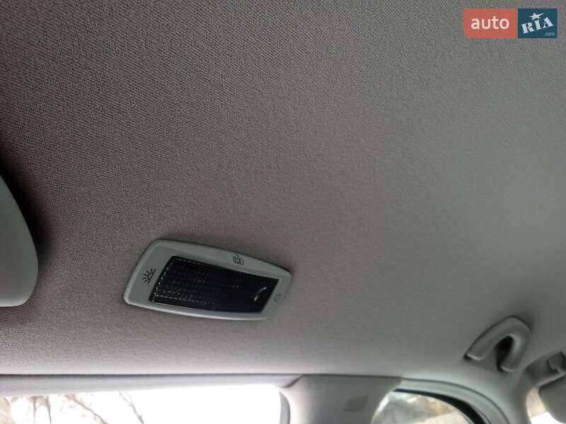 Хетчбек Volkswagen Golf 2003 в Красилові