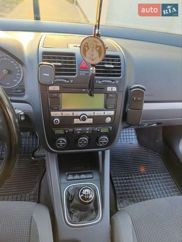 Універсал Volkswagen Golf 2009 в Луцьку