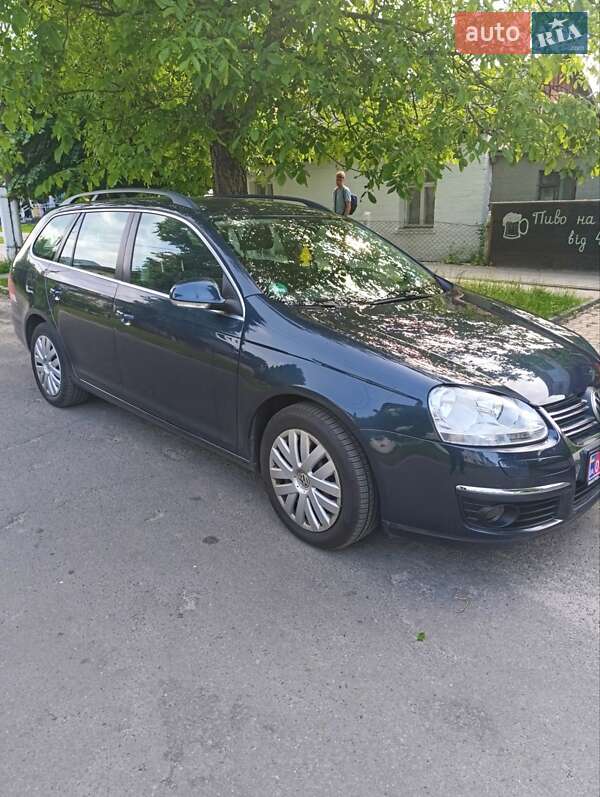 Універсал Volkswagen Golf 2009 в Луцьку