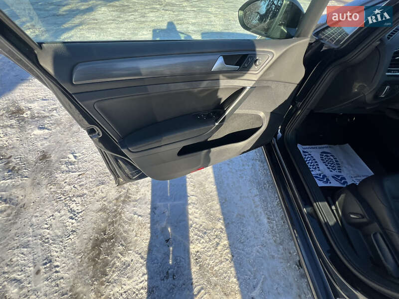 Хетчбек Volkswagen Golf 2019 в Луцьку