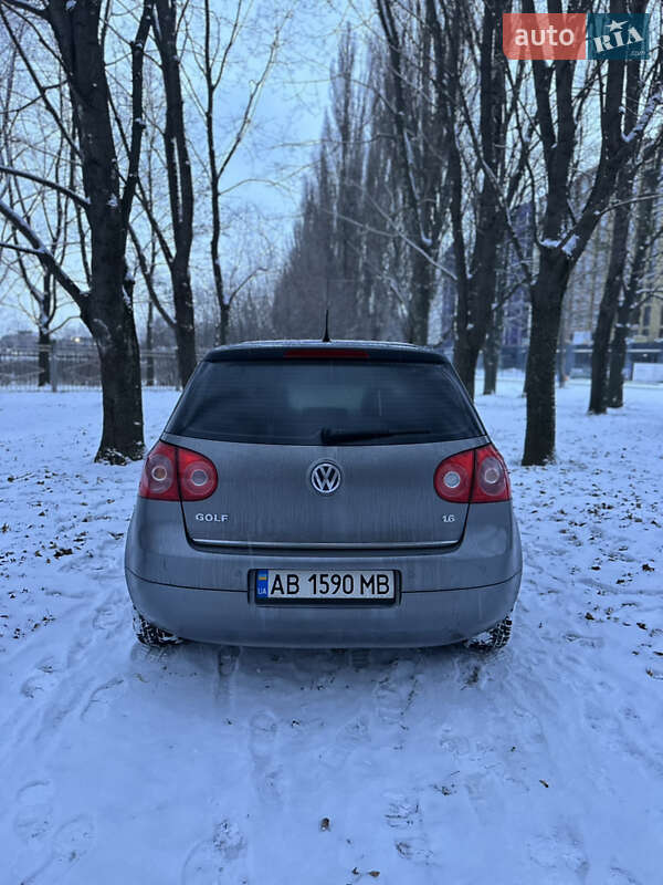 Хетчбек Volkswagen Golf 2008 в Вінниці
