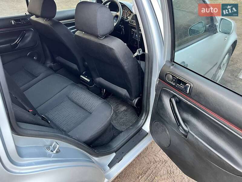 Універсал Volkswagen Golf 2002 в Слов'янську