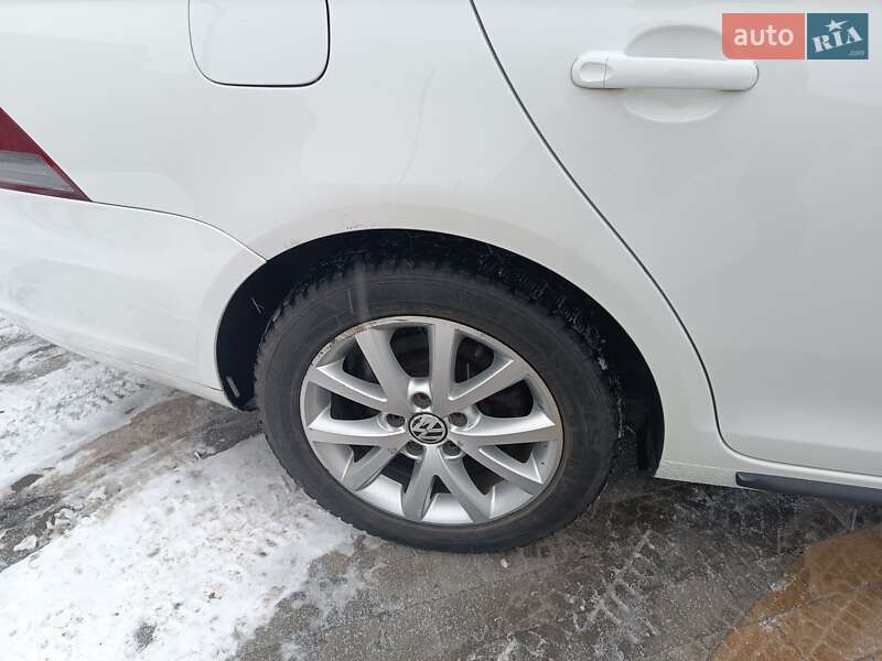 Універсал Volkswagen Golf 2011 в Вінниці