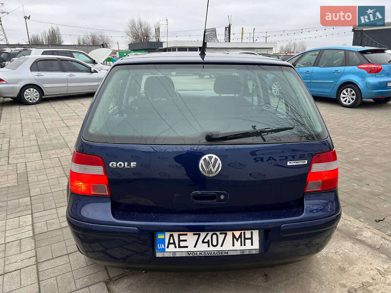 Хетчбек Volkswagen Golf 2003 в Дніпрі