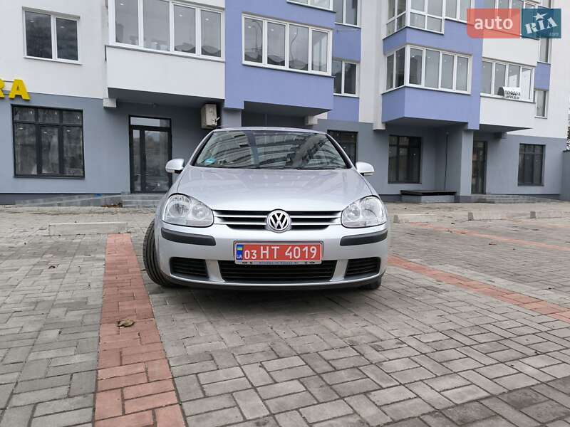 Хетчбек Volkswagen Golf 2006 в Черкасах
