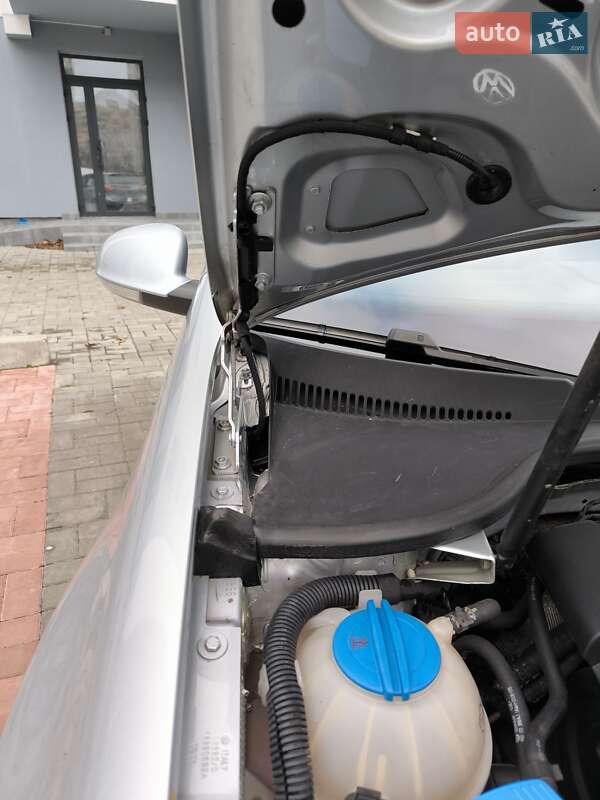 Хетчбек Volkswagen Golf 2006 в Черкасах