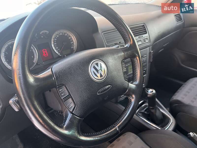 Універсал Volkswagen Golf 2006 в Тернополі