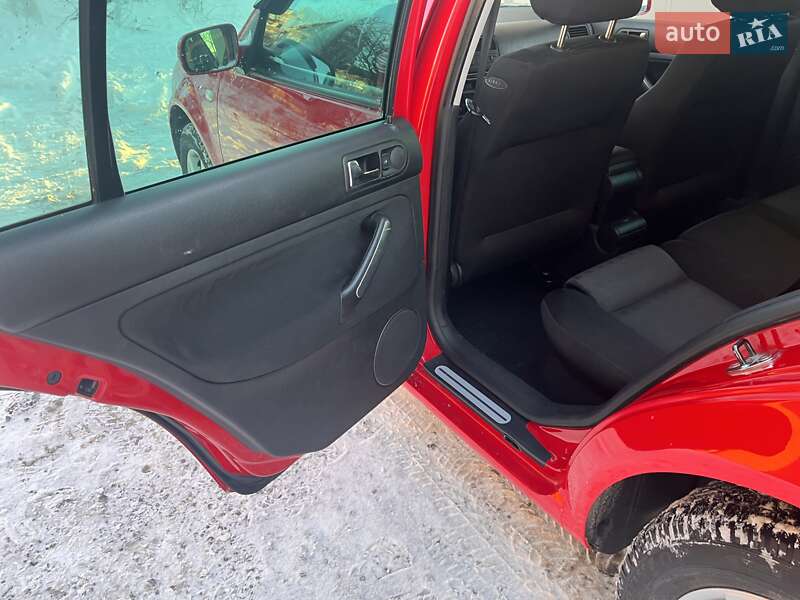 Універсал Volkswagen Golf 2006 в Тернополі