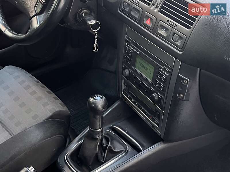 Універсал Volkswagen Golf 2006 в Тернополі