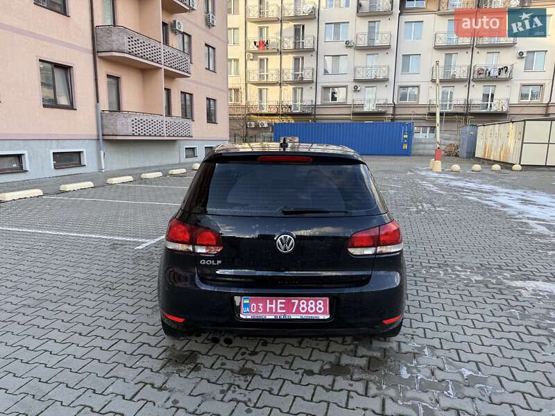 Хетчбек Volkswagen Golf 2010 в Ужгороді