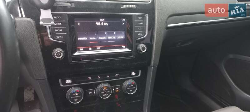 Універсал Volkswagen Golf 2013 в Бородянці