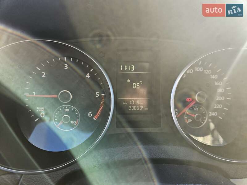 Универсал Volkswagen Golf 2010 в Луцке