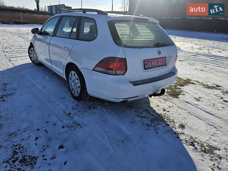 Универсал Volkswagen Golf 2010 в Луцке
