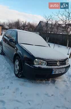 Хэтчбек Volkswagen Golf 2002 в Камне-Каширском