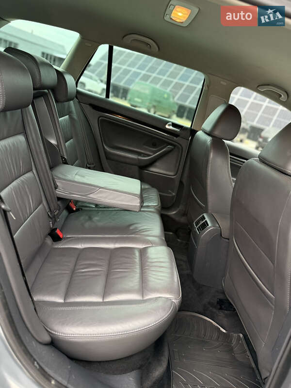 Універсал Volkswagen Golf 2011 в Володимирі