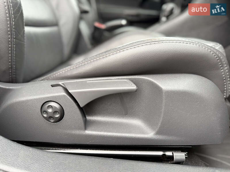 Універсал Volkswagen Golf 2011 в Володимирі