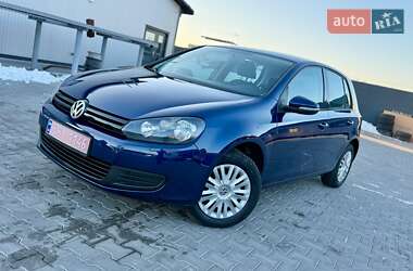 Хэтчбек Volkswagen Golf 2010 в Владимире