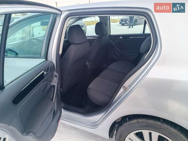 Хетчбек Volkswagen Golf 2009 в Києві