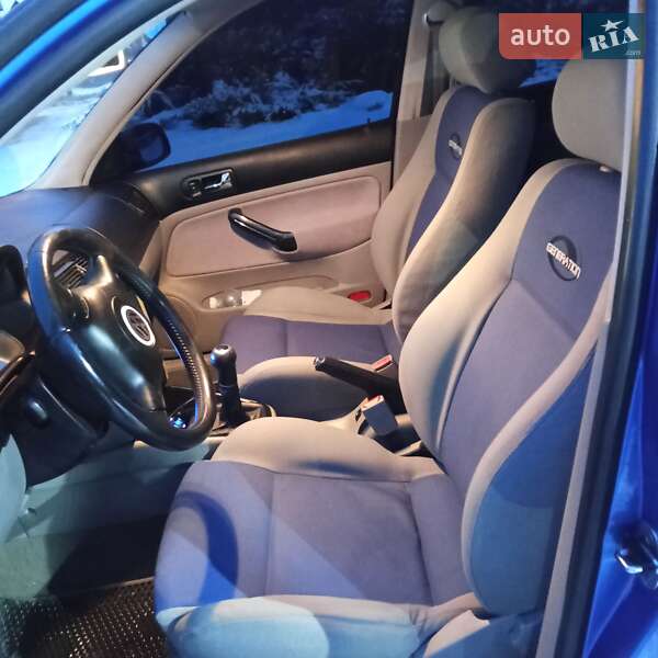 Хетчбек Volkswagen Golf 2000 в Новоукраїнці