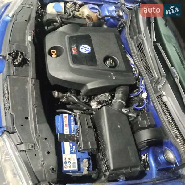 Хетчбек Volkswagen Golf 2000 в Новоукраїнці