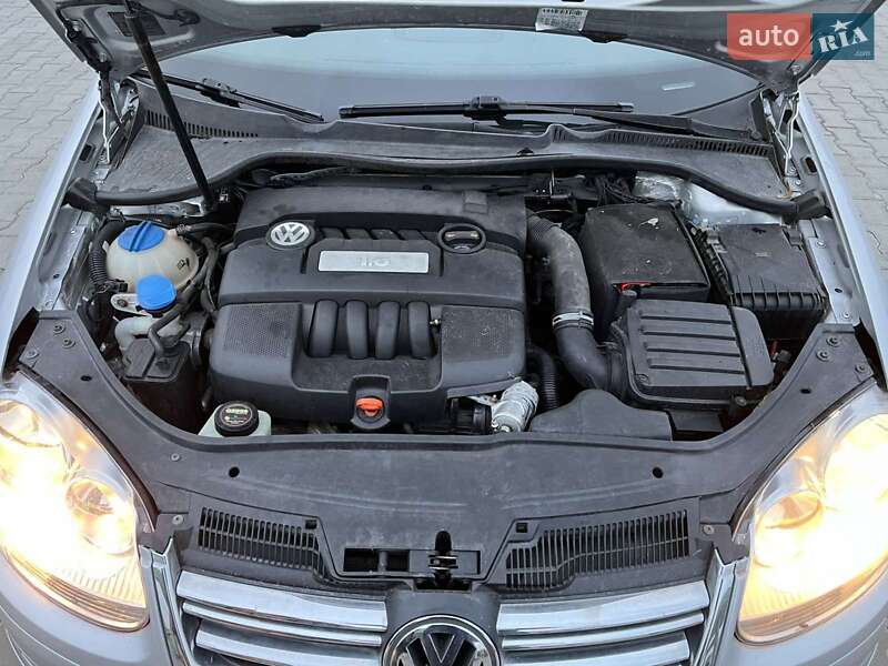 Універсал Volkswagen Golf 2008 в Вінниці