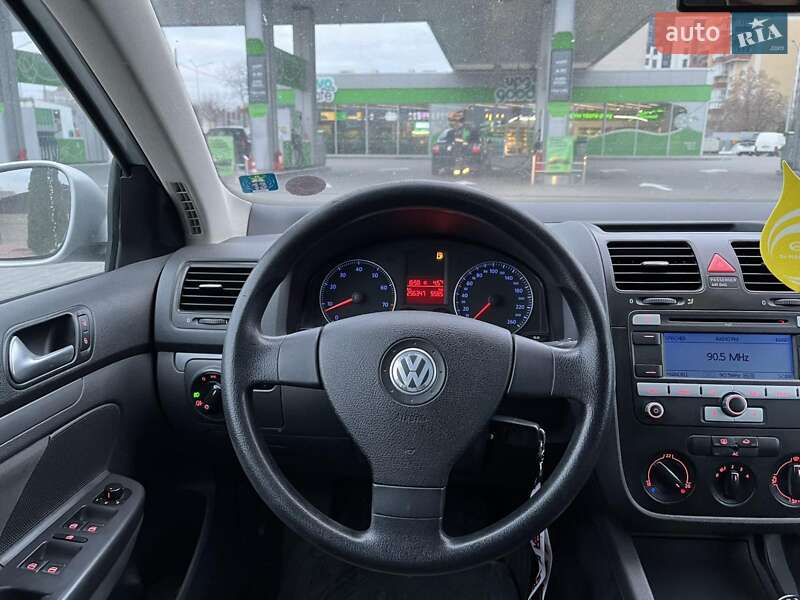 Універсал Volkswagen Golf 2008 в Вінниці