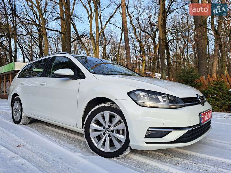 Універсал Volkswagen Golf 2019 в Луцьку