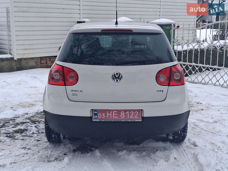 Хэтчбек Volkswagen Golf 2008 в Дубно