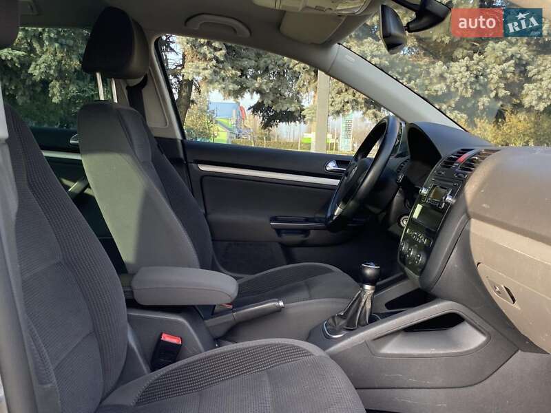 Универсал Volkswagen Golf 2009 в Вознесенске