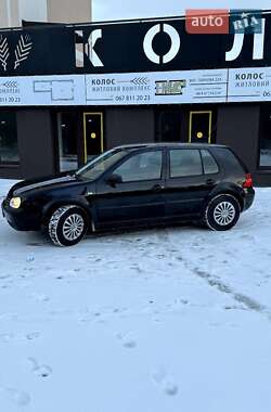 Хэтчбек Volkswagen Golf 2001 в Горохове