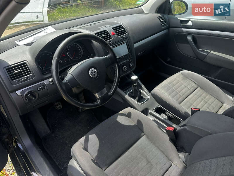 Хетчбек Volkswagen Golf 2007 в Луцьку