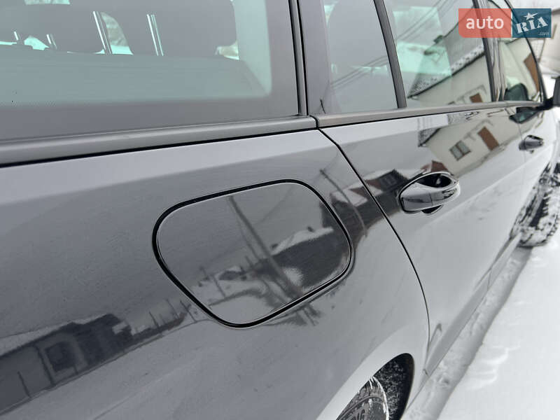 Універсал Volkswagen Golf 2015 в Луцьку