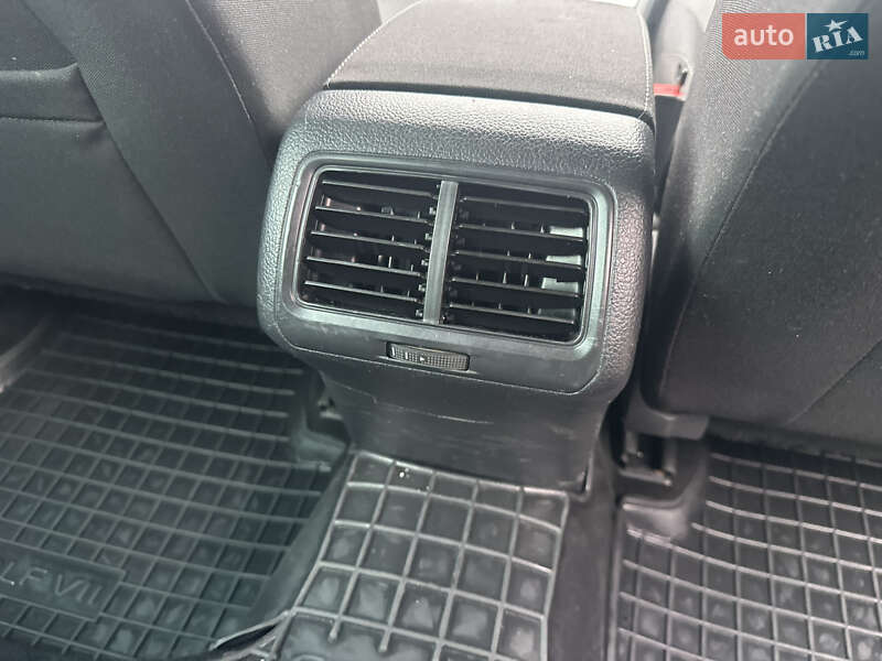 Універсал Volkswagen Golf 2015 в Луцьку