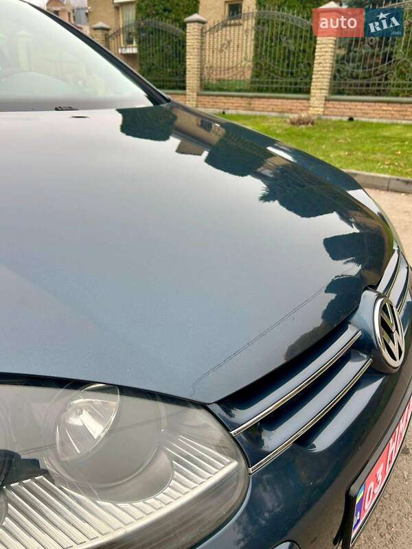 Хэтчбек Volkswagen Golf 2008 в Луцке