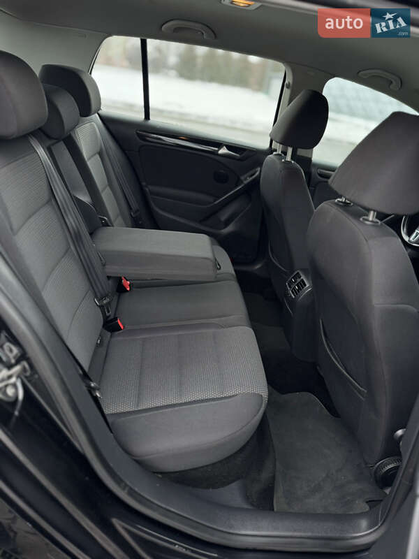 Хэтчбек Volkswagen Golf 2009 в Владимире