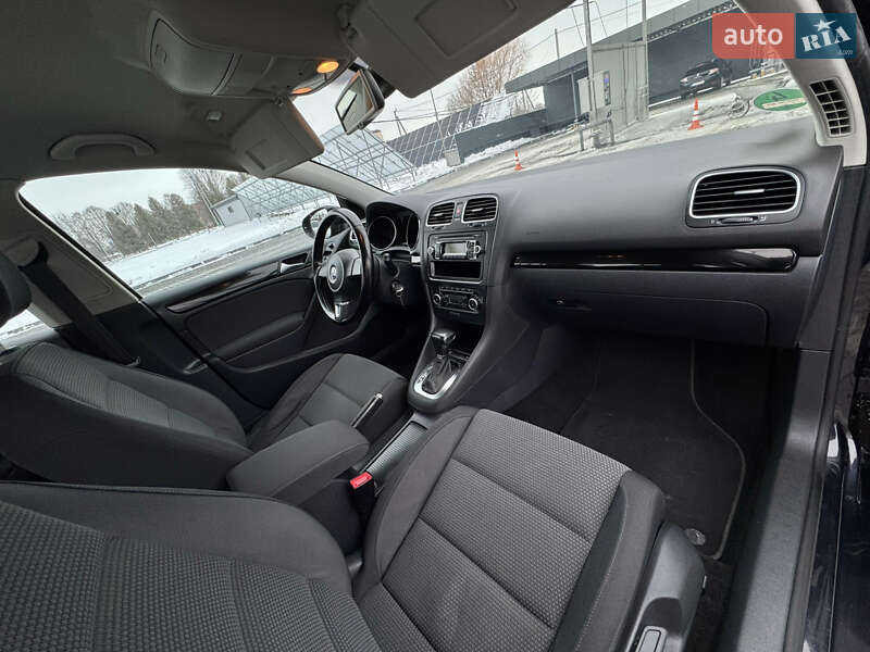 Хэтчбек Volkswagen Golf 2009 в Владимире