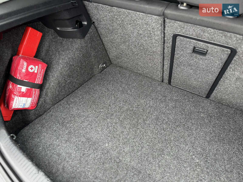 Хэтчбек Volkswagen Golf 2009 в Владимире