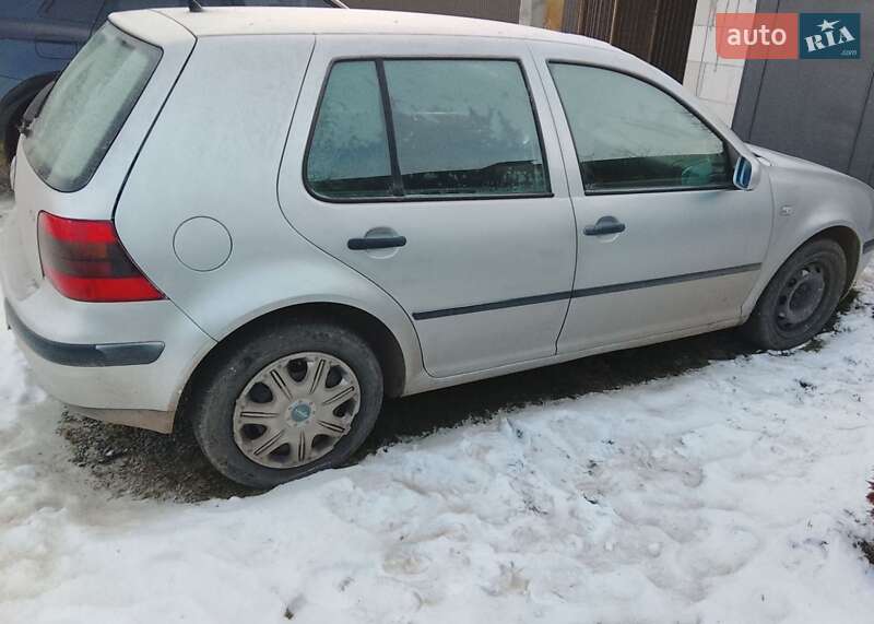 Хэтчбек Volkswagen Golf 2001 в Львове фото 2 Хэтчбек Volkswagen Golf 2001 в Львове