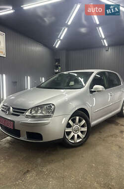 Хэтчбек Volkswagen Golf 2005 в Киеве