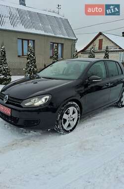 Хэтчбек Volkswagen Golf 2010 в Ровно