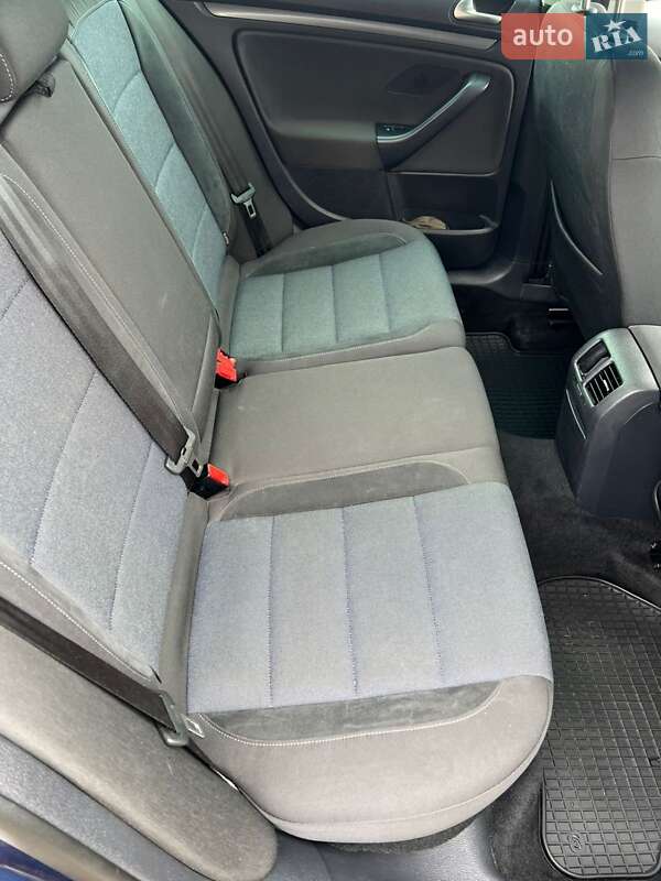 Универсал Volkswagen Golf 2011 в Дубровице фото 28 Универсал Volkswagen Golf 2011 в Дубровице