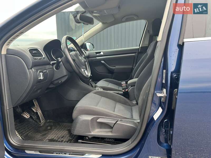 Универсал Volkswagen Golf 2011 в Дубровице фото 43 Универсал Volkswagen Golf 2011 в Дубровице