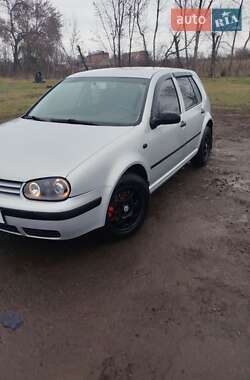Хетчбек Volkswagen Golf 2000 в Зіньківі
