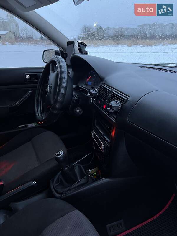 Хэтчбек Volkswagen Golf 2000 в Дрогобыче