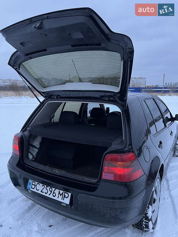 Хэтчбек Volkswagen Golf 2000 в Дрогобыче