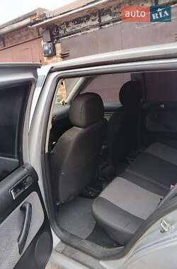 Хэтчбек Volkswagen Golf 2002 в Полтаве