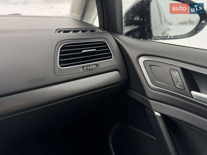 Универсал Volkswagen Golf 2019 в Львове